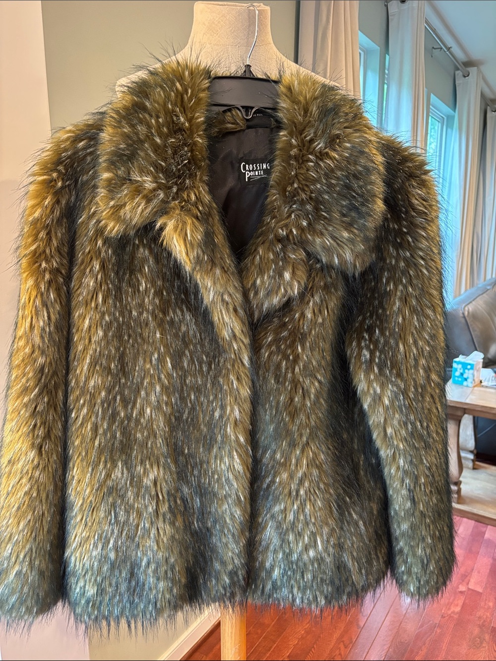 Crossing pointe Faux Fur Coat jacket size medium